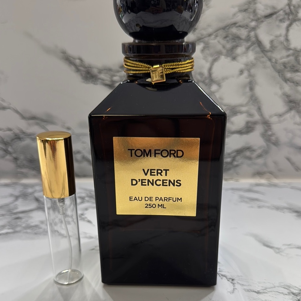 NWOB Tom Ford 10ml travel atomizer: Vert D’Encens
No box
100% authentic
